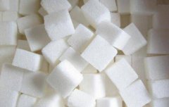 全国白糖减产17万吨，经销商“叫苦不迭”，上游挺价下游惜购 